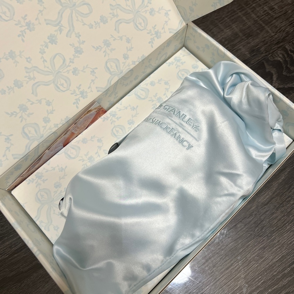 Stanley x LoveShackFancy Quencher ProTour Tumbler 20oz - Picture 5 of 7